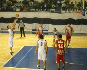 EL "LOBO" FESTEJÓ EN EL CLÁSICO